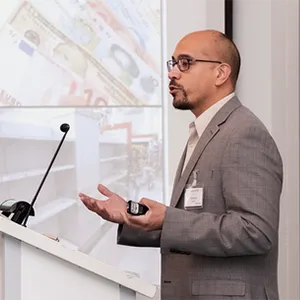 ILAS Director Eduardo Moncada delivering a seminar